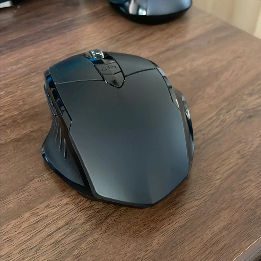 Sleek Black Wireless Mouse